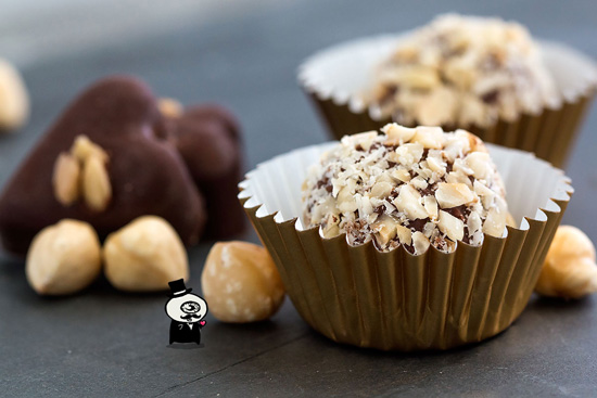 hazelnuttruffles2b.jpg